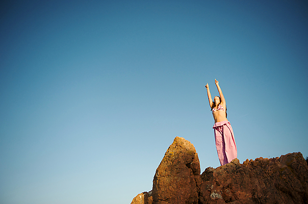 포토 JPG 해외이미지 모델 라이프스타일 여자 분홍색 요가 자연 하늘 휴식 산 건강 한명 사람 성인 야외 여름 갈색 유행 평화 화목 침묵 고요 일몰 에너지 바위 명상 내추럴 무료 해외202004 해외포토 1 웰빙 계절 컬러 컨셉 생활 노을 소리 돌_바위 생태계 파일형식 이미지허브