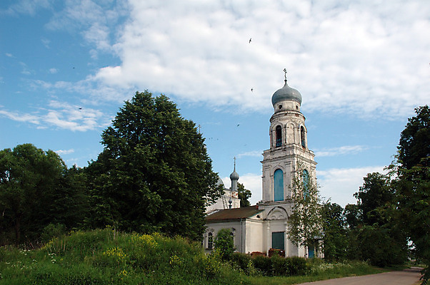 포토 JPG 해외이미지 도로 십자가 창문 조류 하늘 파노라마 사람없음 건물 여름 교회 마을 침묵 시골 저녁 서비스 종탑 해외202004 해외포토 동물 건축물 계절 길 종교건축 교통시설 촬영기법 탑 소리 야간 파일형식 이미지허브