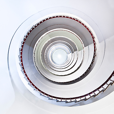 포토 JPG 해외이미지 모양 디자인 백그라운드 곡선 비즈니스 건축양식 모션 추상 바닥 주택 실내 나선형 미술 사람없음 내부 건물 세로 파란색 울타리 3D 우주 계단 소용돌이 흰색 원형 정상 큼 묘사 오르기 만들기 단계 오르막 무한 방법 철책 해외202004 해외포토 도형 건축물 건축 선 컬러 무늬 문화예술 담장 회오리 크기 디지털합성 파일형식 이미지허브