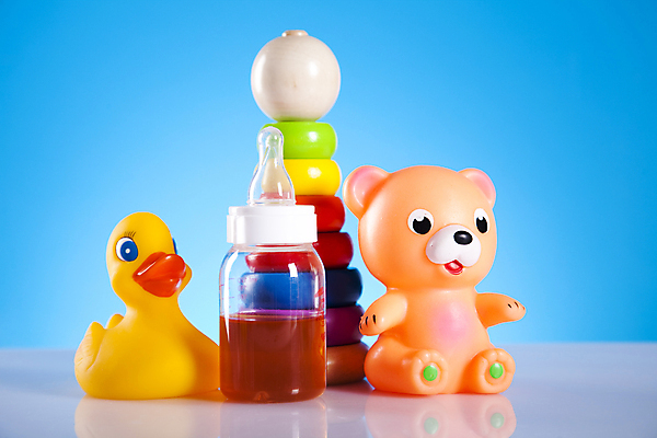 포토 JPG 해외이미지 실내 사람없음 장난감 곰인형 아기용품 젖병 동물인형 고리던지기 오리장난감 해외202004 해외포토 인형 내부 던지기 오브젝트 파일형식 이미지허브