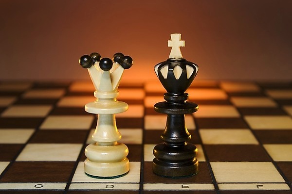 포토 JPG 해외이미지 스포츠 오렌지 관계 아침 휴식 사람없음 목재 빨간색 빛 숫자 갈색 노란색 우주 어둠 우정 게임 체스 저녁 위험 왕 위협 정사각형 상승 영토 체스판 여왕 지능 수평선 해외202004 해외포토 주간 도형 나무 문자 컬러 컨셉 과일 재료 놀이 친구 야간 파일형식 이미지허브