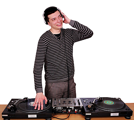 포토 JPG 해외이미지 백인 1 남자 행복 음악 포즈 놀이 한명 서기 미소 사람 성인 청춘 파티 검은색 헤드폰 소리 공연 기쁨 연주자 음악가 듣기 표현 혼합 믹서 DJ 디스코 오디오 축음기 비닐 턴테이블 플레이어 해외202004 해외포토 서양인 직업 감정 컬러 음향기기 컨셉 모션 재질 문화예술 표정 이벤트 전자제품 골동품 춤 파일형식 이미지허브