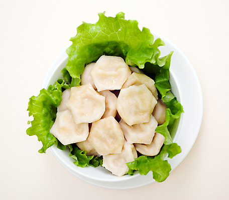 포토 JPG 해외이미지 접시 음식 육류 요리 사람없음 주방 식당 식사 저녁식사 이탈리아 신선 닫기 맛 먹기 준비 날것 밀가루 레시피 칼로리 점심식사 라비올리 러시아인 생식 시베리아 페스츄리 해외202004 해외포토 서양인 식기 유럽 빵 컨셉 식재료 모션 상점 가루 파일형식 이미지허브