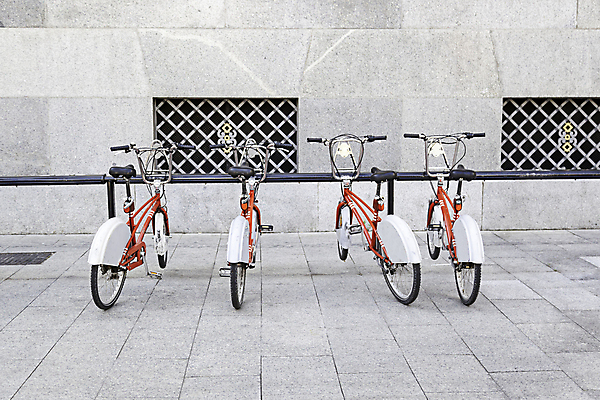 포토 JPG 해외이미지 전통 라이프스타일 유럽 문화 도로 스포츠 여행 교통시설 휴가 산 사람 사람없음 야외 여행객 환경 상점 자전거 도시 바퀴 그룹 스페인 보호 주차 브레이크 서비스 네덜란드 출퇴근 순환 타이어 장면 제비 대여 줄서기 페달 많음 방식 해외202004 해외포토 나라 길 교통 컨셉 비즈니스 모션 조류 생활 바이크 시설 파일형식 이미지허브