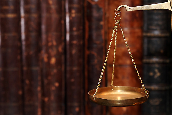 포토 JPG 해외이미지 백그라운드 비즈니스 저울 사람없음 내부 책 사무실 장비 수확 덮개 공구 사발 선택 도서관 몸무게 복고 법 공정 놋쇠 법정 재판소 해외202004 해외포토 교육 컨셉 농업 뚜껑 도구 사기그릇 재판 파일형식 이미지허브