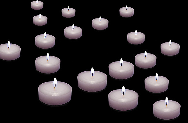 포토 JPG 해외이미지 전통 별 종교 백그라운드 컨셉 데이트 가정 탁자 추상 휴가 불꽃 조명 아이디어 사람 사람없음 장식 빛 평화 믿음 성경 어둠 희망 침묵 장비 축하 시간 영혼 역사 황금 야간 유대인 빛망울 연소 광 보유 옛날 왁스 유태교 해외202004 해외포토 자연요소 감정 가구 무늬 종교용품 불 소리 파일형식 이미지허브