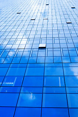 포토 JPG 해외이미지 구름 디자인 외관 벽 백그라운드 비즈니스 건축양식 창문 유리 하늘 호텔 성공 추상 미래 기술 사람없음 건물 금융 파란색 사무실 반사 탑 고층빌딩 힘 거울 성장 도시 센터 재산 큼 질감 장면 스카이라인 개발 경영 철강 해외202004 해외포토 자연요소 건축물 건축 컬러 컨셉 무늬 재질 숙소 빌딩 경제 크기 파일형식 이미지허브