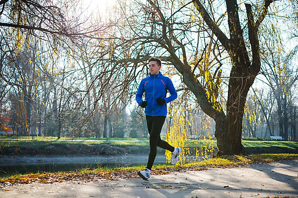 포토 JPG 해외이미지 라이프스타일 공원 남자 건강 한명 사람 성인 야외 달리기 조깅 운동 맑음 연습 성인남자한명만 해외202004 해외포토 1 공공시설 모션 날씨 생활 남자한명만 성인남자만 파일형식 이미지허브