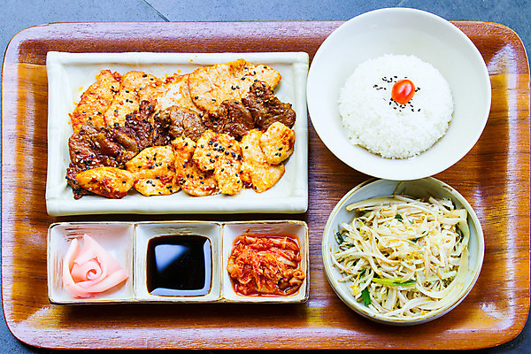 포토 JPG 해외이미지 접시 음식 조각 다이어트 채소 건강 돼지고기 스테이크 요리 사람없음 옆모습 초록색 식당 일본 식사 저녁식사 샐러드 튀김 신선 맛 그릴 상추 바비큐 굽기 먹기 레몬 해산물 준비 상쾌 라임 후추 생강 점심식사 오메가 해외202004 해외포토 식기 감정 아시아 뷰포인트 컬러 컨셉 과일 모션 주방용품 서양음식 육류 상점 구이 향신료 파일형식 이미지허브