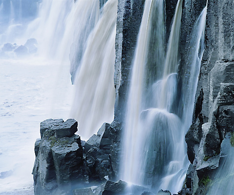 포토 JPG 해외이미지 포즈 이동 모션 자연 사람없음 야외 물 평화 화목 침묵 고요 줄무늬 폭포 안개 신선 소프트포커스 순수 상쾌 지형 블러 해외202004 해외포토 자연요소 감정 컨셉 무늬 날씨 촬영기법 소리 생태계 파일형식 이미지허브