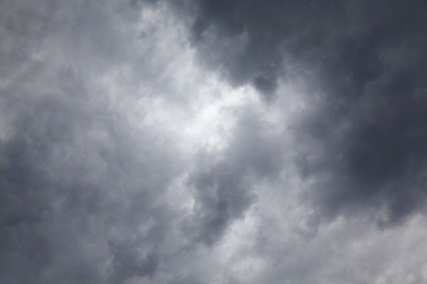 포토 JPG 해외이미지 구름 백그라운드 자연 하늘 사람없음 어둠 회색 흰색 폭풍 뇌우 폭풍우 해외202004 해외포토 자연요소 컬러 날씨 비_날씨 자연재해 생태계 파일형식 이미지허브