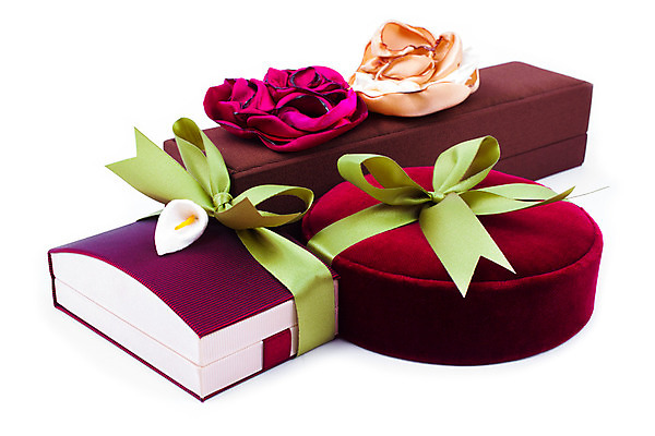 포토 JPG 해외이미지 1 디자인 계절 기념일 리본 종이 백그라운드 크리스마스 새로움 기념 발렌타인데이 선물 사랑 이벤트 사람없음 장식 빨간색 쇼핑 상자 파티 축제 놀람 흰색 축하 생일 화려 고급 연도 오브젝트 활 싱글 주기 패키지 고립 해외202004 해외포토 감정 컬러 컨셉 모션 데이이벤트 표정 파일형식 이미지허브