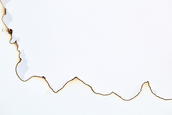 포토 JPG 해외이미지 디자인 종이 백그라운드 패턴 벽지 프레임 사람없음 세로 갈색 우주 공백 손상 골동품 흰색 원형 구멍 거친 가장자리 가득함 오브젝트 질감 복고 슛 찢어짐 비네팅 연소 고립 구김 구식 그런지 양피지 옛날 회복 효과 해외202004 해외포토 도형 컬러 컨셉 무늬 모션 촬영기법 둘레 파일형식 이미지허브