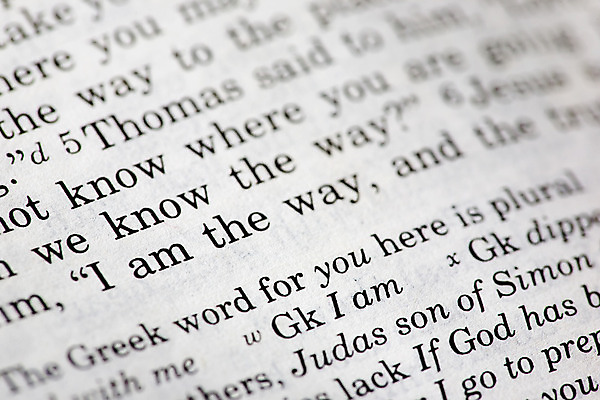 포토 JPG 해외이미지 영어 기독교 종교 종이 백그라운드 텍스트 날씨 새로움 사람없음 책 빛 믿음 검은색 성경 골동품 오픈 6 묘사 통로 증거 페이지 신성 I 대본 방법 복음 사실 신앙심 옛날 인기 해외202004 해외포토 문자 알파벳 감정 컬러 컨셉 종교용품 숫자 파일형식 이미지허브