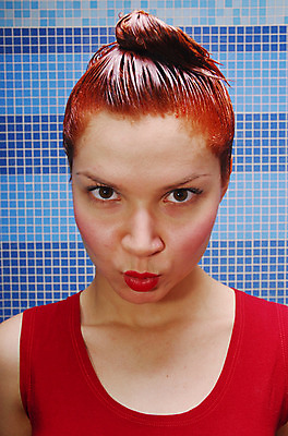 포토 JPG 해외이미지 모델 응시 여자 행복 감정 얼굴 장난 키스 갈색머리 사랑 한명 소녀 청년 빨간색 파란색 갈색 머리 유행 귀여움 놀람 화장품 젖음 욕실 변화 입술 초대 빨간머리 무료 이마 해외202004 해외포토 1 헤어스타일 시선 어린이 컬러 컨셉 표정 사람 성인 신체부위 뷰티 애정표현 파일형식 이미지허브