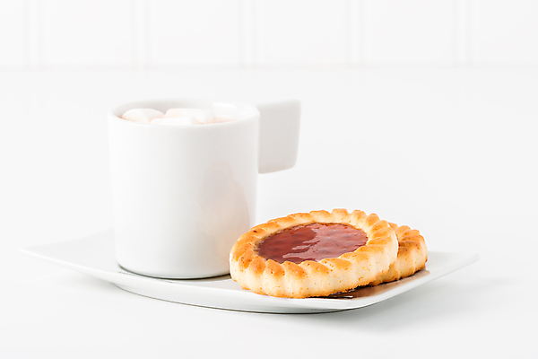 포토 JPG 해외이미지 음식 과일 딸기 사탕 사람없음 빨간색 쿠키 대접 원형 잼 굽기 가득함 젤리 해외202004 해외포토 도형 컬러 디저트 소스_음식 구이 파일형식 이미지허브