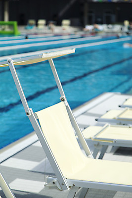 포토 JPG 해외이미지 라이프스타일 디자인 길 스포츠 건축양식 하늘 호텔 휴가 휴식 바닥 주택 실내 건강 사람 소년 사람없음 야외 목재 물 파란색 빛 반사 정원 수영 스파 경쟁 젖음 투명 고급 갑판 빌라 휴양지 해외202004 해외포토 자연요소 나무 남자 건축 어린이 컬러 컨셉 배_교통 재료 숙소 내부 건물 생활 장소 수상스포츠 파일형식 이미지허브