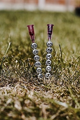 포토 JPG 해외이미지 라이프스타일 컨셉 추상 건강 사람없음 야외 초록색 의사 은색 편지 마약 중독자 해외202004 해외포토 컬러 무늬 생활 의료진 파일형식 이미지허브