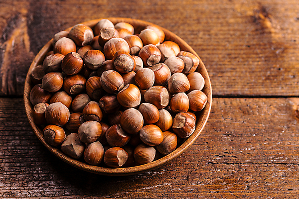 포토 JPG 해외이미지 실내 사람없음 견과류 가득함 담기 헤이즐넛 나무배경 해외202004 해외포토 백그라운드 모션 내부 파일형식 이미지허브