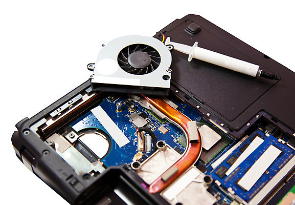 포토 JPG 해외이미지 산업 실내 주사기 사람없음 노트북 컴퓨터 검은색 어둠 장비 부채 코드 라디에이터 램 프로세서 해외202004 해외포토 컬러 의료기기 내부 전자제품 파일형식 이미지허브