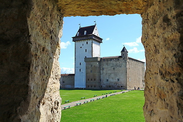 포토 JPG 해외이미지 외관 유럽 벽 여행 건축양식 사람없음 건물 초록색 여름 탑 궁전 시골 성 중세 역사 조경 과거 장면 강화 에스토니아 옛날 해외202004 해외포토 건축물 계절 건축 나라 컬러 컨셉 고건축 파일형식 이미지허브