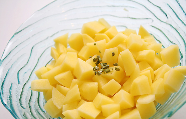 포토 JPG 해외이미지 음식 채소 감자 건강 요리 사람없음 신선 향신료 준비 날것 해외202004 해외포토 향미료 파일형식 이미지허브