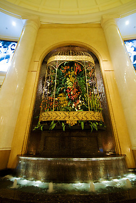 포토 JPG 해외이미지 아시아 음식 조각 여행 돈 전등 동양인 사람없음 건물 물 중국 이탈리아 방 침대 잠 도박 곤돌라 야간 카지노 천장 휴양지 베네치아 마카오 해외202004 해외포토 자연요소 건축물 유럽 나라 가구 조명 인종 장소 재산 파일형식 이미지허브