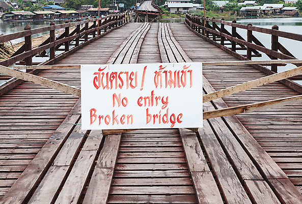 포토 JPG 해외이미지 식물 전통 라이프스타일 아시아 호수 여행 건축양식 태국 자연 풍경 사람없음 야외 목재 물 강 반사 평화 침묵 손상 가을 시골 역사 위험 장면 지역 타운 내추럴 옛날 해외202004 해외포토 자연요소 나무 계절 건축 나라 컨셉 재료 생활 소리 도시 생태계 파일형식 이미지허브