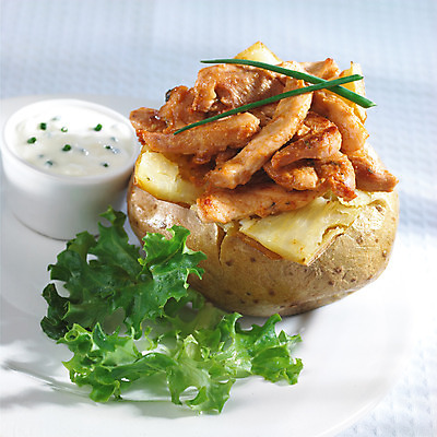 포토 JPG 해외이미지 접시 치즈 감자 패스트푸드 육류 사람없음 치킨 먹기 해외202004 해외포토 식기 채소 식재료 모션 유제품 인스턴트 닭고기요리 파일형식 이미지허브