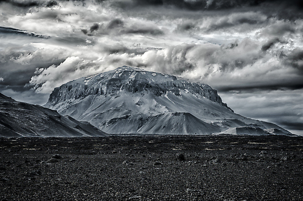 포토 JPG 해외이미지 모양 구름 밭 하늘 산 아이슬란드 풍경 사람없음 내부 얼음 검은색 사막 흰색 거친 빙하 화산 용암 북쪽 푸딩 흐림 여왕 산악지대 대칭 스칸디나비아 해외202004 해외포토 자연요소 유럽 컬러 농업 날씨 디저트 방향 파일형식 이미지허브