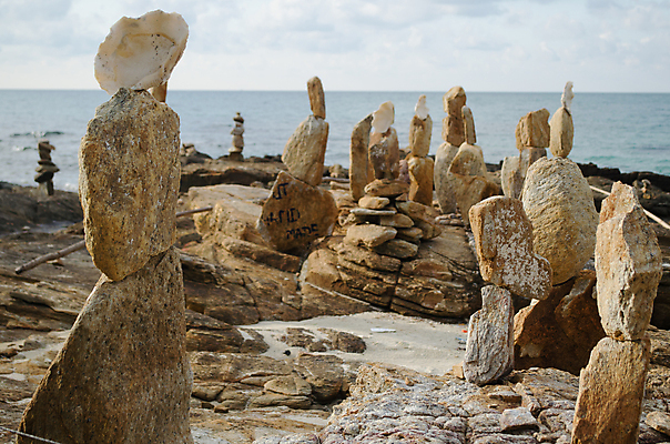 포토 JPG 해외이미지 나무 식물 모래 바다 섬 백그라운드 의자 우산 자연 하늘 휴가 휴식 손바닥 풍경 사람없음 야외 물 여름 파란색 햇빛 태양 맑음 흰색 침대 만 보트 고급 휴양지 코코넛 석호 완벽 이국적 터키석 파라다이스 수평선 해외202004 해외포토 자연요소 손 계절 컬러 가구 컨셉 배_교통 과일 날씨 장소 보석 생태계 파일형식 이미지허브