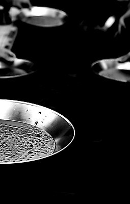 포토 JPG 해외이미지 흑백 관리 사람 사람없음 신체부위 물 강 금속 황금 빨래 해외202004 해외포토 자연요소 가사 재질 촬영기법 파일형식 이미지허브