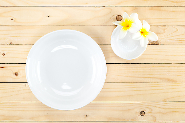 포토 JPG 해외이미지 식기 접시 꽃 음식 백그라운드 주방용품 사람없음 목재 주방 식당 공백 흰색 도자기 사발 정상 오브젝트 해외202004 해외포토 나무 식물 컬러 생활용품 재료 상점 사기그릇 파일형식 이미지허브