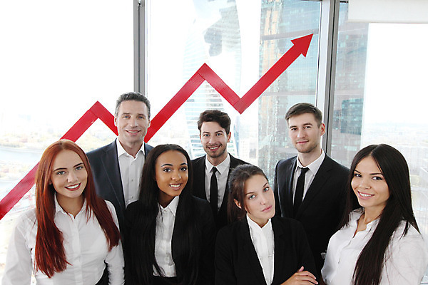 포토 JPG 해외이미지 백인 직업 여자 남자 행복 비즈니스 창문 통계 성공 그래프 노동자 화살 서기 미소 사람 정장 여러명 그래픽 빨간색 금융 사무실 고층빌딩 성장 비즈니스맨 비즈니스우먼 자신감 그룹 직원 상승 수입 정중 해외202004 해외포토 서양인 옷 감정 컬러 다수 컨셉 모션 표정 빌딩 경제 직장인 파일형식 이미지허브