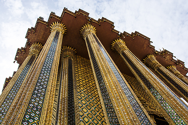 포토 JPG 해외이미지 구름 디자인 아시아 문화 패턴 불교 태국 하늘 지붕 사람없음 파란색 흰색 사찰 황금 정상 해외202004 해외포토 자연요소 나라 종교 컬러 무늬 종교건축 파일형식 이미지허브