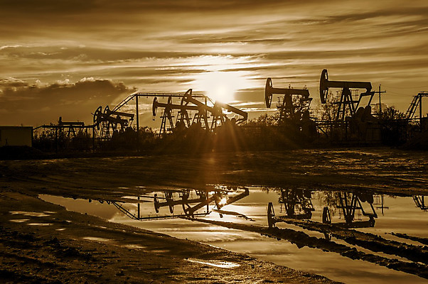 포토 JPG 해외이미지 실루엣 산업 하늘 사람없음 태양 반사 환경 기계 일몰 장비 에너지 탐험 석유 발굴 연료 가스 펌프 조작 해외202004 해외포토 자연요소 촬영기법 노을 파일형식 이미지허브