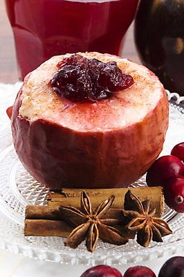 포토 JPG 해외이미지 전통 접시 계절 음식 과일 부분 휴가 디저트 건조 사람없음 장식 식사 축하 대접 달콤 맛 사과 잼 굽기 향신료 시럽 향 성분 꿀 시나몬 크랜베리 핸드메이드 해외202004 해외포토 식기 열매 컨셉 소스_음식 구이 향미료 파일형식 이미지허브