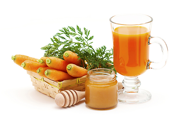 포토 JPG 해외이미지 유리병 잔 실내 사람없음 바구니 당근 흰배경 꿀 건강식 당근주스 허니디퍼 디톡스 해외202004 해외포토 식기 음식 백그라운드 병_용기 뿌리채소 건강 내부 흰색 도구 야채주스 파일형식 이미지허브