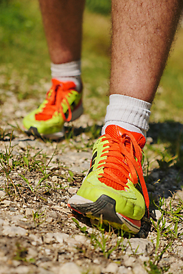 포토 JPG 해외이미지 라이프스타일 여자 길 스포츠 여행 신발 컨셉 자국 모션 발 휴식 거리 건강 사람 사람없음 야외 여름 달리기 조깅 운동 걷기 힘 봄 소프트포커스 숲 오솔길 달리기선수 블러 크로스컨트리 하이커 해외202004 해외포토 계절 촬영기법 생활 신체부위 육상선수 파일형식 이미지허브