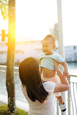 포토 JPG 해외이미지 공원 여자 행복 아들 어린이 여행 2 가족 자연 놀이 엄마 휴가 함께함 사랑 사람 동양인 소년 성인 야외 두명 여름 부모 일출 중국 일몰 기쁨 육아 아기 작음 휴양지 세대 걸음마 돌봄 해외202004 해외포토 계절 공공시설 남자 감정 아시아 컨셉 관계 모션 인종 노을 장소 크기 생태계 파일형식 이미지허브