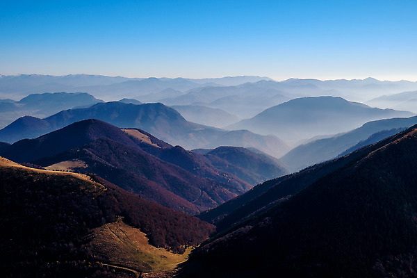 포토 JPG 해외이미지 나무 유럽 여행 자연 하늘 산 파노라마 풍경 사람없음 야외 초록색 여름 파란색 일출 등산 하이킹 안개 가을 E 숲 언덕 산등성이 내추럴 슬로바키아 웅장함 절정 해외202004 해외포토 식물 알파벳 계절 나라 컬러 레저 날씨 촬영기법 노을 트래킹 생태계 파일형식 이미지허브