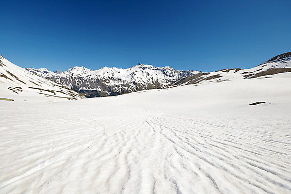 포토 JPG 해외이미지 계절 스포츠 패턴 자연 하늘 휴식 산 파노라마 풍경 사람없음 야외 가로 파란색 햇빛 계곡 냉동 침묵 봄 이탈리아 탐험 프랑스 흰색 뜨거움 황무지 순수 산등성이 빙하 산봉우리 산맥 해외202004 해외포토 유럽 컬러 컨셉 무늬 촬영기법 태양 소리 생태계 봉우리 파일형식 이미지허브