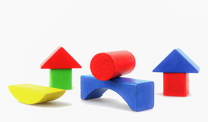 포토 JPG 해외이미지 어린이 놀이 아이디어 사람없음 건물 목재 빨간색 초록색 파란색 컬러풀 장난감 노란색 쌓기 블록 기쁨 가을 게임 아기 놀이터 큐브 시작 출발 고립 처음 해외202004 해외포토 나무 건축물 계절 감정 컬러 컨셉 재료 모션 사람 파일형식 이미지허브