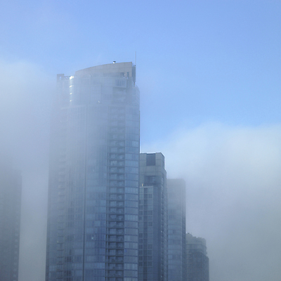 포토 JPG 해외이미지 구름 실루엣 선 신체 창문 자연 유리 하늘 날씨 아파트 흑백 사람없음 야외 건물 파란색 평화 탑 고층빌딩 침묵 고요 안개 흰색 고독 매끈함 예측 무서움 실크 부드러움 콘도 폭풍 천국 내추럴 폭풍우 해외202004 해외포토 자연요소 건축물 감정 컬러 컨셉 재질 숙소 주택 촬영기법 빌딩 소리 직물 감각 비_날씨 자연재해 생태계 파일형식 이미지허브