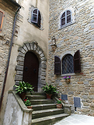 포토 JPG 해외이미지 디자인 조각 백그라운드 패턴 건축양식 출입구 사람없음 목재 장식 문 이탈리아 수확 골동품 중세 신비 부식 시작 질감 대문 볼트 문고리 구식 그런지 시에나 옛날 토스카나 해외202004 해외포토 나무 건축 유럽 컨셉 무늬 농업 재료 공구 역사 파일형식 이미지허브