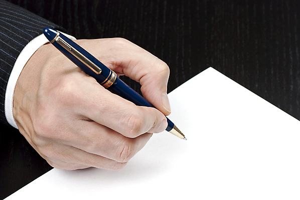 포토 JPG 해외이미지 백인 직업 손 남자 종이 컨셉 비즈니스 텍스트 손가락 탁자 성공 노동자 한명 사람 정장 금융 사무실 독서 펜 판매 믿음 흰색 기록 작업 비즈니스맨 구매 편지 책상 계약 사인 보고서 경영자 문서 바쁨 서명 지능 편지쓰기 필기체 해외202004 해외포토 서양인 문자 1 옷 감정 컬러 가구 신체부위 경제 쇼핑 필기구 직장인 리더 파일형식 이미지허브