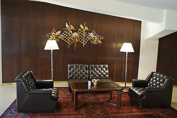 포토 JPG 해외이미지 모양 디자인 가구 백그라운드 컨셉 의자 비즈니스 호텔 주택 형상 앉기 사람없음 내부 장식 빨간색 세로 빛 세트 사무실 갈색 검은색 방 수확 램프 그룹 휴게실 클래식 고급 가죽 수집 오브젝트 복고 안락의자 리빙 구식 부다페스트 엘리먼트 스타일 해외202004 해외포토 컬러 생활용품 농업 모션 숙소 조명 건물 헝가리 파일형식 이미지허브