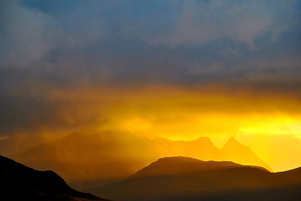 포토 JPG 해외이미지 전등 산 노르웨이 해변 사람없음 물 빛 햇빛 태양 일몰 해외202004 해외포토 자연요소 유럽 바다 조명 노을 파일형식 이미지허브