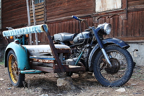 포토 JPG 해외이미지 도로 여행 교통시설 사람없음 마을 검은색 오토바이 수확 시골 바퀴 클래식 승차 주차 땅 복고 순환 타이어 장면 구식 옛날 회복 해외202004 해외포토 길 컬러 교통 컨셉 농업 모션 바이크 시설 파일형식 이미지허브