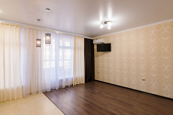 포토 JPG 해외이미지 벽 가구 2 부분 벽지 열쇠 조명 새로움 바닥 아파트 사람없음 내부 장식 상자 텔레비전 침실 방 잠 커튼 도자기 수리 작음 큼 아래 타일 천장 샹들리에 긴장 다리찢기 부족 마무리 예산 합판 스타일 개조 해외202004 해외포토 감정 생활용품 컨셉 모션 주택 전자제품 크기 방향 위치 파일형식 이미지허브